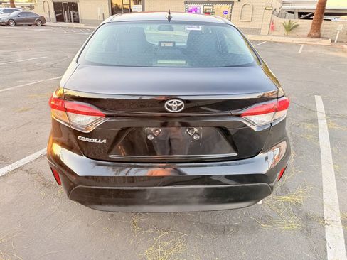 Used 2023 Toyota Corolla LE image 4