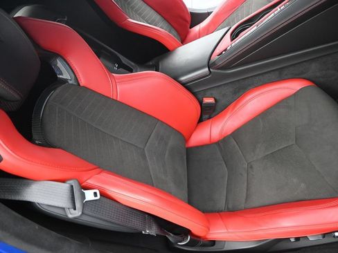 Used 2022 Chevrolet Corvette Stingray Premium Conv w/ Z51 Performance Package RWD image 11