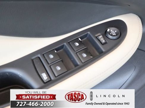 Used 2020 Buick Envision Essence FWD image 13