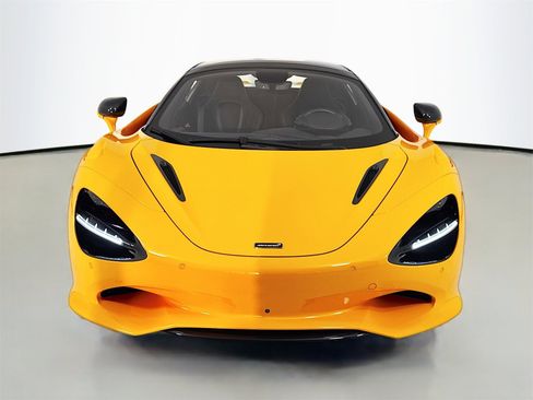 Used 2024 McLaren 750S image 2
