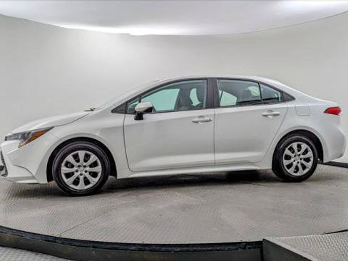 Used 2024 Toyota Corolla LE image 3