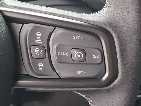 Used 2025 Jeep Wrangler Unlimited Rubicon w/ Convenience Group AWD/4WD image 22