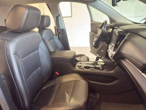 Used 2019 Chevrolet Traverse Premier AWD/4WD image 21