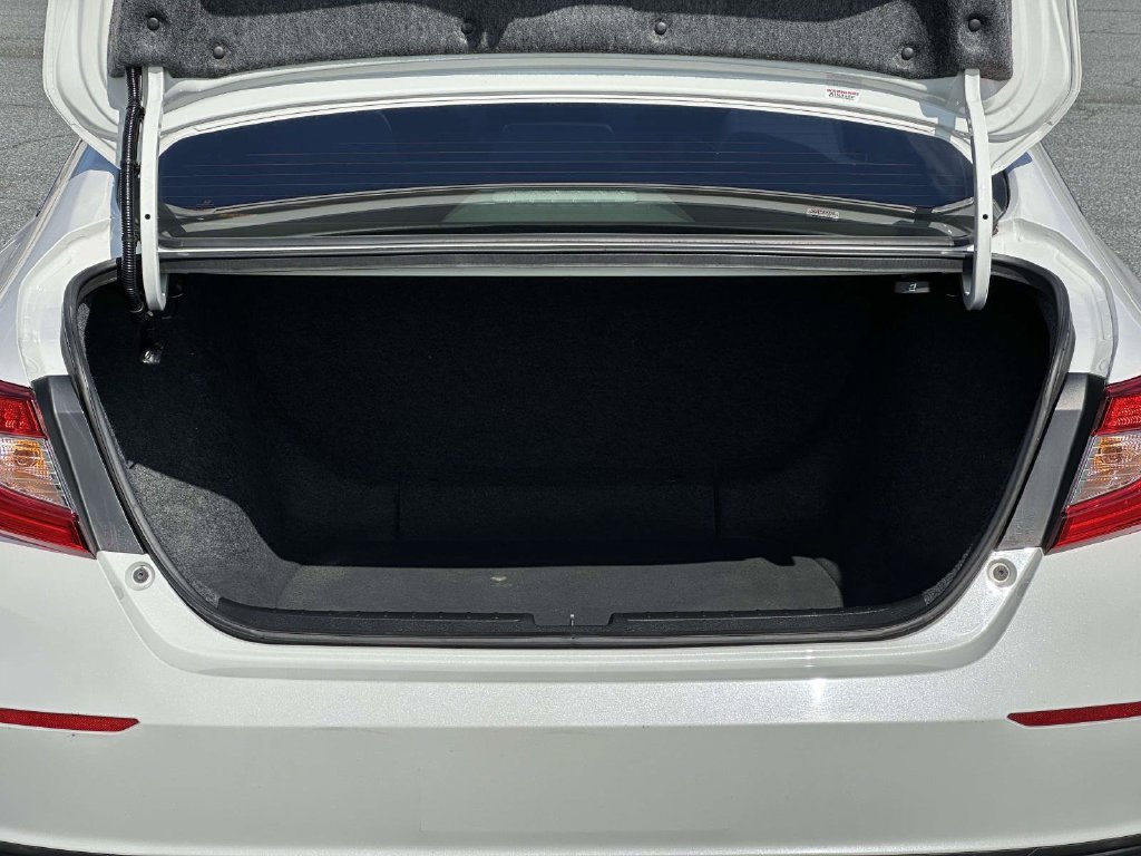 Used 2019 Honda Accord LX image 11