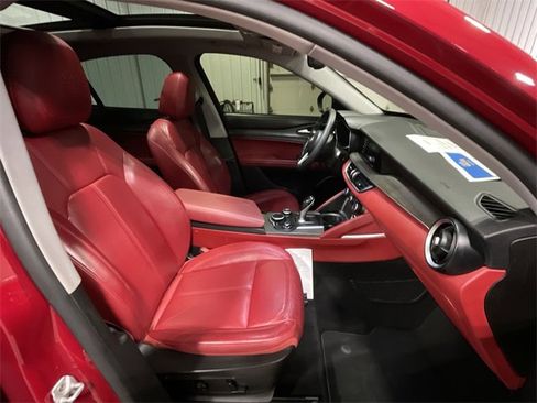 Used 2018 Alfa Romeo Stelvio Ti image 30