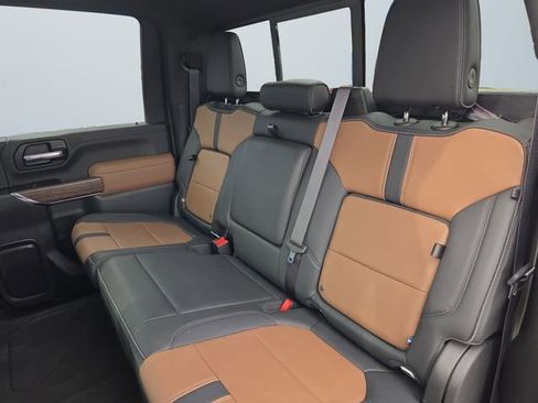 Used 2022 Chevrolet Silverado 2500 High Country w/ Technology Package image 13