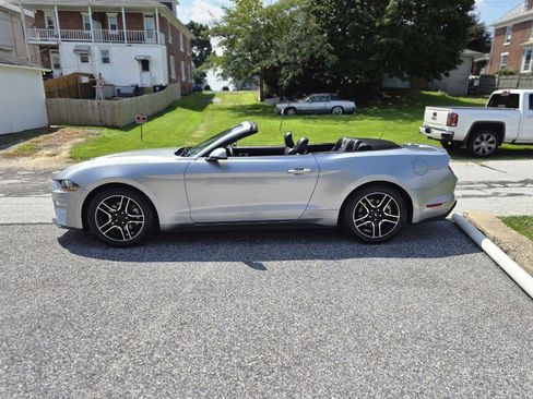 Used 2020 Ford Mustang Premium RWD image 8