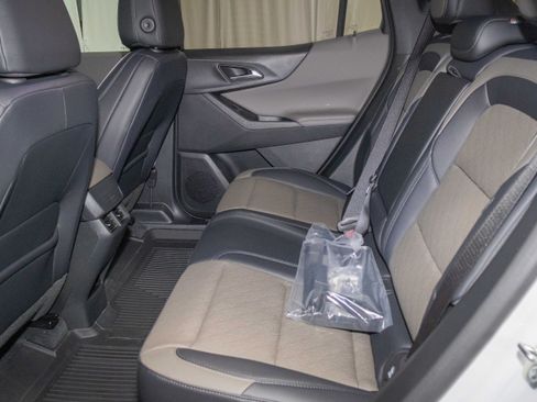 New 2027 Chevrolet Equinox LT w/ Convenience Package II AWD/4WD image 9