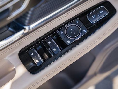 Used 2022 Lincoln Corsair AWD w/ Premium Package image 39