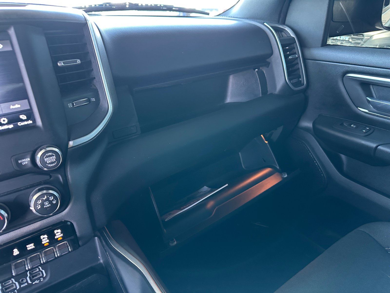 Used 2020 RAM 1500 2WD Crew Cab image 20