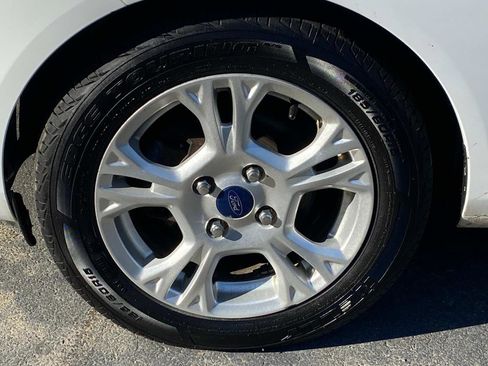 Used 2016 Ford Fiesta SE image 12