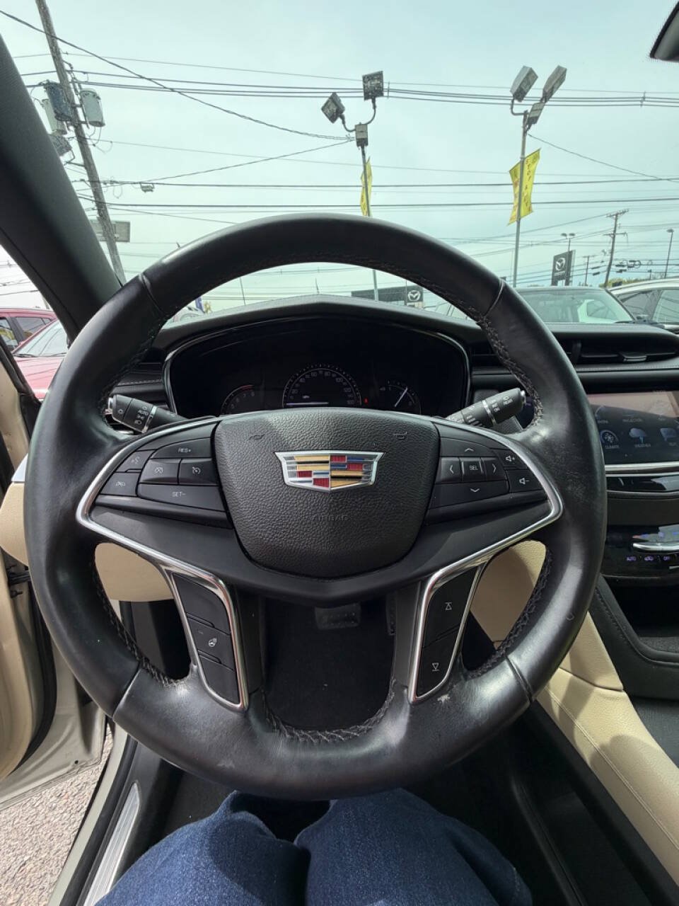 Used 2017 Cadillac XT5 Luxury w/ LPO, Wheel Lock Package AWD/4WD image 11