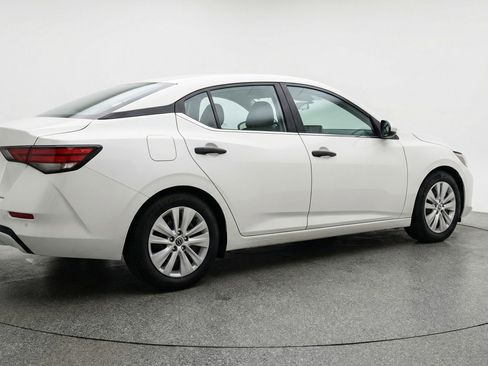 Used 2025 Nissan Sentra S FWD image 9