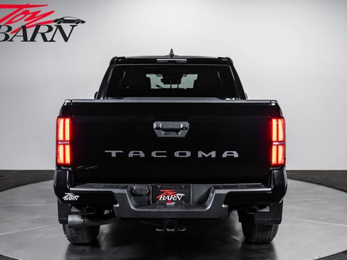 Used 2025 Toyota Tacoma TRD Off-Road AWD/4WD image 4