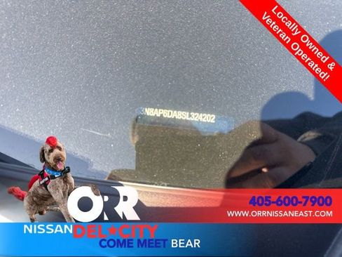 Used 2025 Nissan Kicks SR image 2