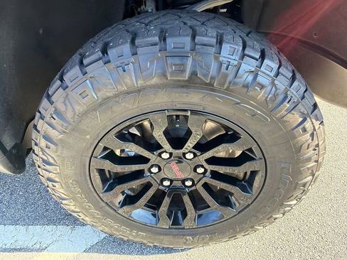 Used 2023 GMC Sierra 1500 AT4X image 12