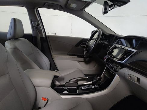 Used 2017 Honda Accord EX-L image 21