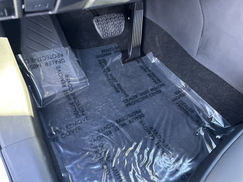 Used 2025 Toyota RAV4 XLE Premium image 17