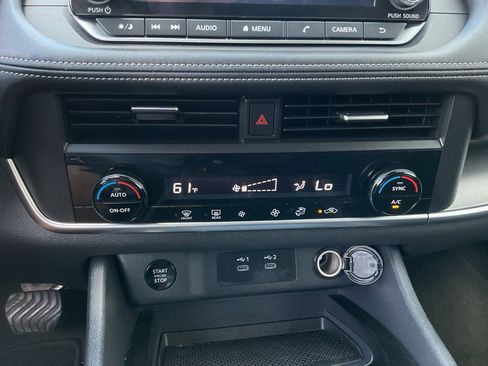 Used 2025 Nissan Rogue SV FWD image 23