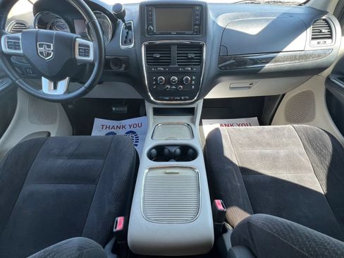 Used 2014 Dodge Grand Caravan SXT FWD image 16