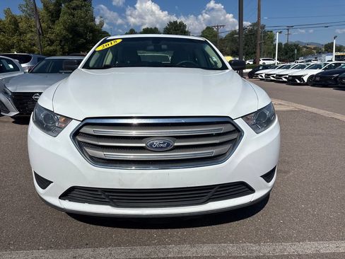 Used 2018 Ford Taurus SE FWD image 5