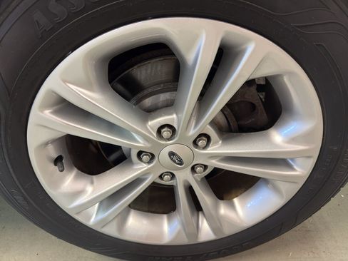 Used 2013 Ford Taurus SEL AWD/4WD image 34