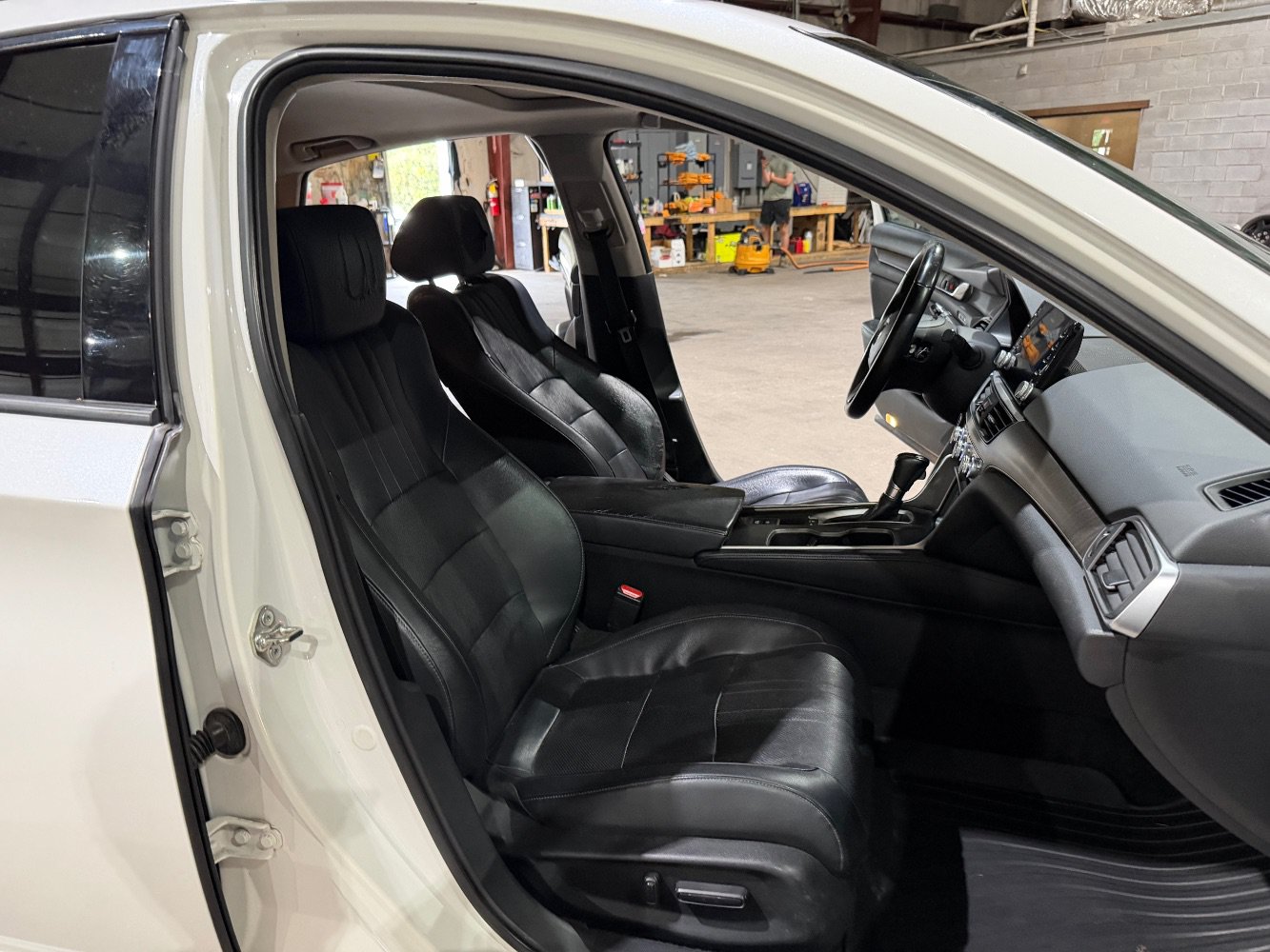 Used 2018 Honda Accord Touring image 27