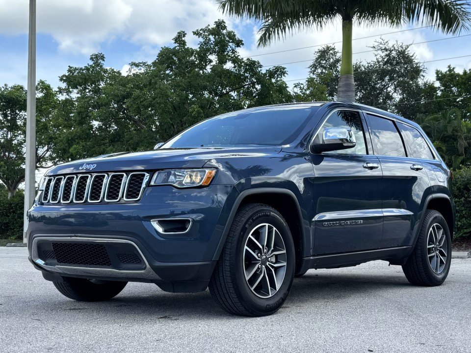 Used 2021 Jeep Grand Cherokee Limited RWD image 2