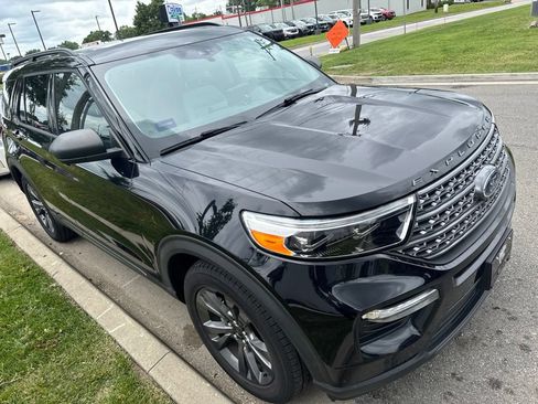 Used 2021 Ford Explorer XLT w/ Equipment Group 202A AWD/4WD image 1