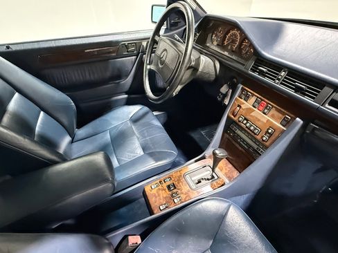 Used 1990 Mercedes-Benz 300 CE Coupe image 32