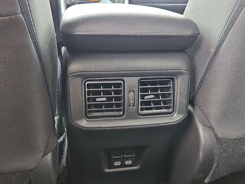 Used 2024 Toyota RAV4 XLE FWD image 20