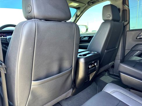 Used 2025 Chevrolet Tahoe Z71 w/ Z71 Off-Road Package image 21