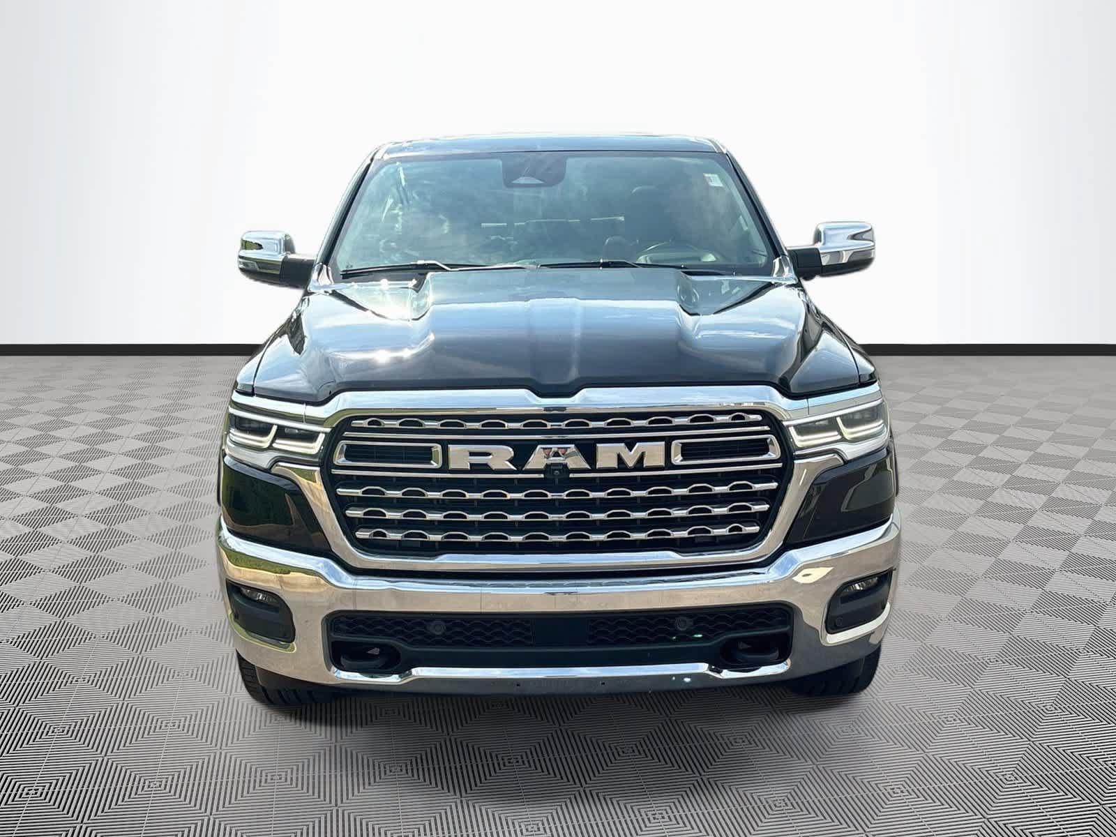 Used 2025 RAM 1500 Limited AWD/4WD image 2