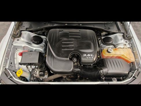 Used 2013 Chrysler 300 w/ Driver Convenience Group image 52