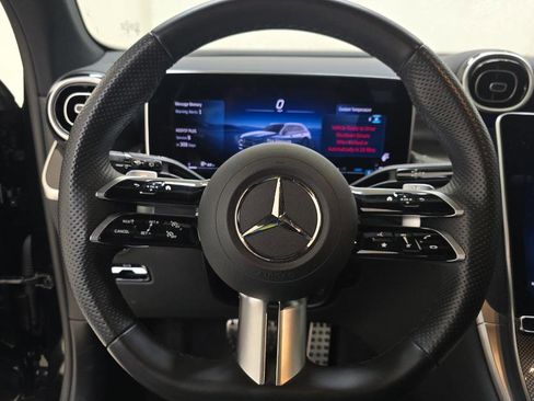Used 2025 Mercedes-Benz GLC 300 image 9