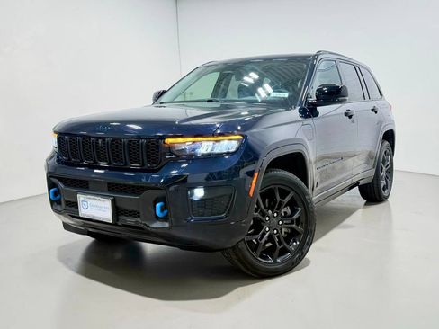 Used 2023 Jeep Grand Cherokee 30th Anniversary AWD/4WD image 2