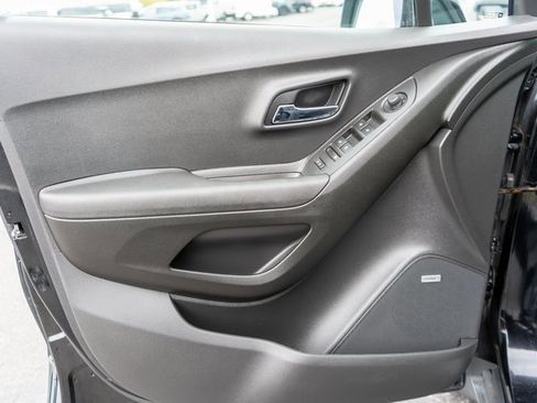 Used 2019 Chevrolet Trax Premier image 16