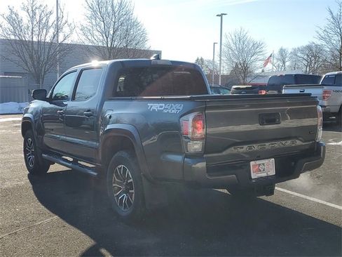 Used 2023 Toyota Tacoma TRD Sport image 3