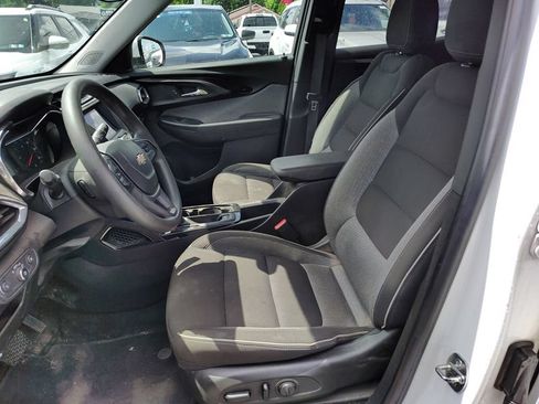 Used 2023 Chevrolet TrailBlazer LT AWD/4WD image 9