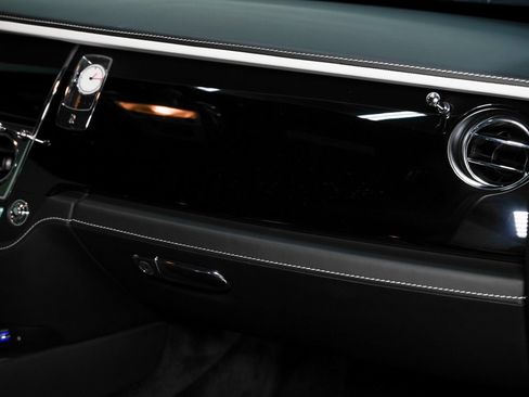 Used 2017 Rolls-Royce Wraith RWD image 33