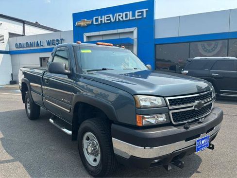 Used 2006 Chevrolet Silverado 2500 LT w/ Snow Plow Prep Package AWD/4WD image 15
