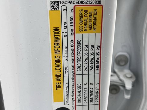 Certified 2025 Chevrolet Silverado 1500 LT image 28