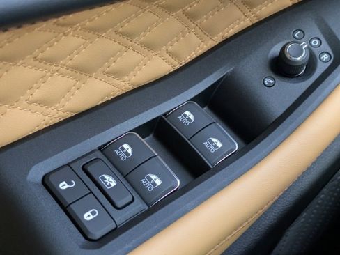 New 2025 Jeep Grand Cherokee L Summit w/ Advanced Protech Group IV image 21