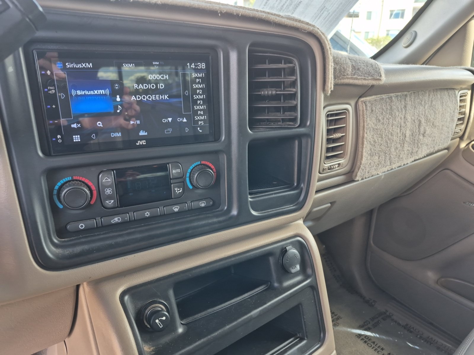 Used 2006 GMC Sierra 2500 SLT w/ Heavy-Duty Power Package AWD/4WD image 11