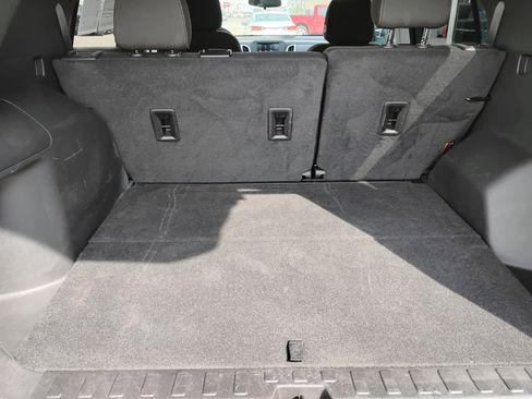 Used 2023 Chevrolet Equinox LT FWD image 22