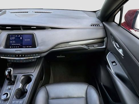 Used 2023 Cadillac XT4 Sport FWD image 18