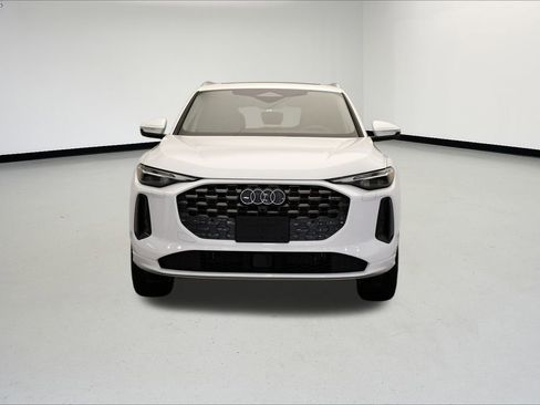 Used 2025 Audi Q5 Premium w/ Convenience Package image 8