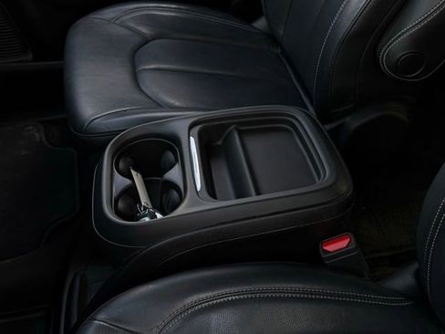 Used 2020 Chrysler Pacifica Touring-L w/ Advanced Safetytec Group image 30