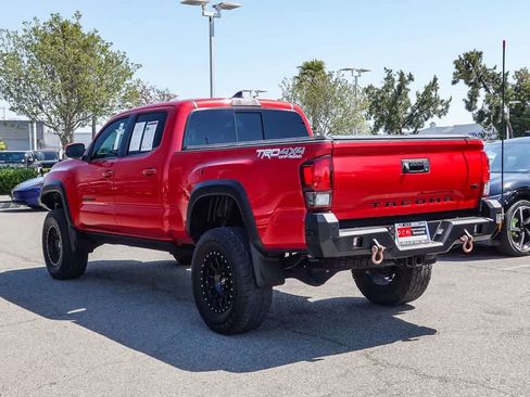 Used 2019 Toyota Tacoma TRD Off-Road w/ Technology Package AWD/4WD image 6