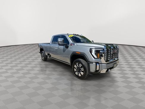 Used 2025 GMC Sierra 3500 Denali w/ Denali Reserve Package AWD/4WD image 2